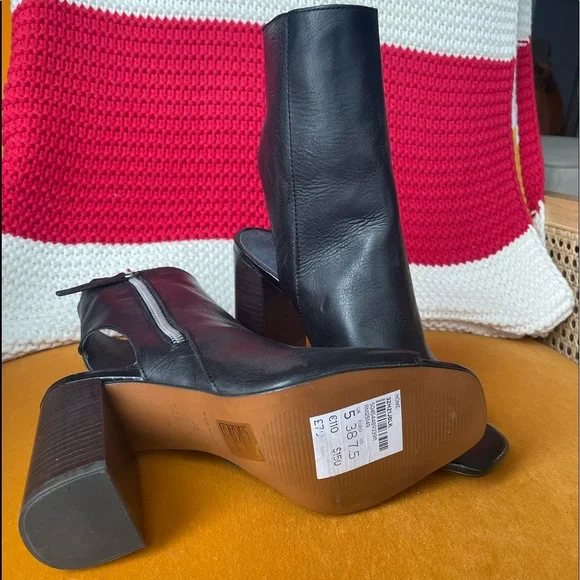 Topshop “Home” Black Cutout Leather Booties - Size 38 - Picture 4 of 5